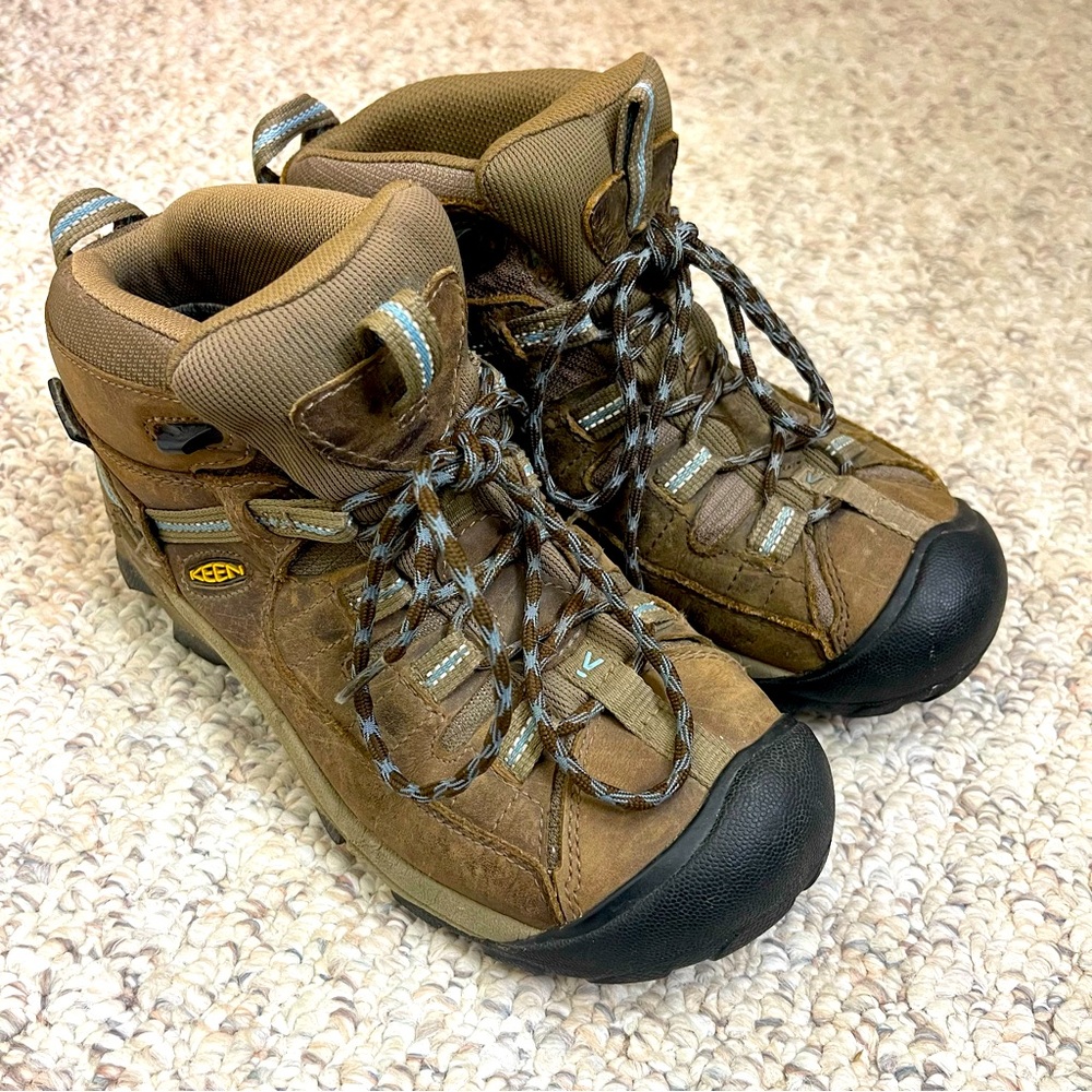 KEEN Women's Targhee 2 Mid Height Waterproof Hiking Boots size 8